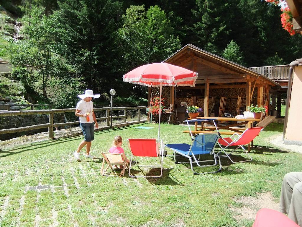 Appartamenti Rabbi Fonti Bagni di Rabbi エクステリア 写真